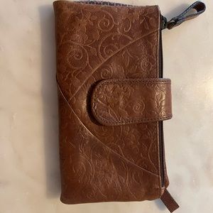 Fossil brown leather wallet